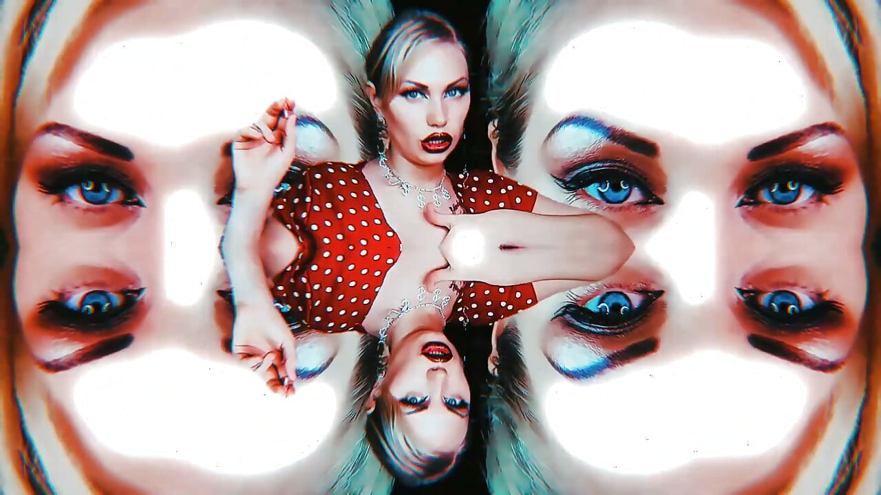 Smoking lipsoholia! LOOP!!!