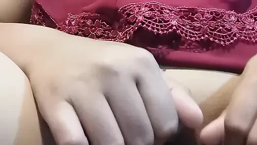 Saya diam-diam datang untuk tinggal menjual saya di kamar sebelum pergi ke sekolah.