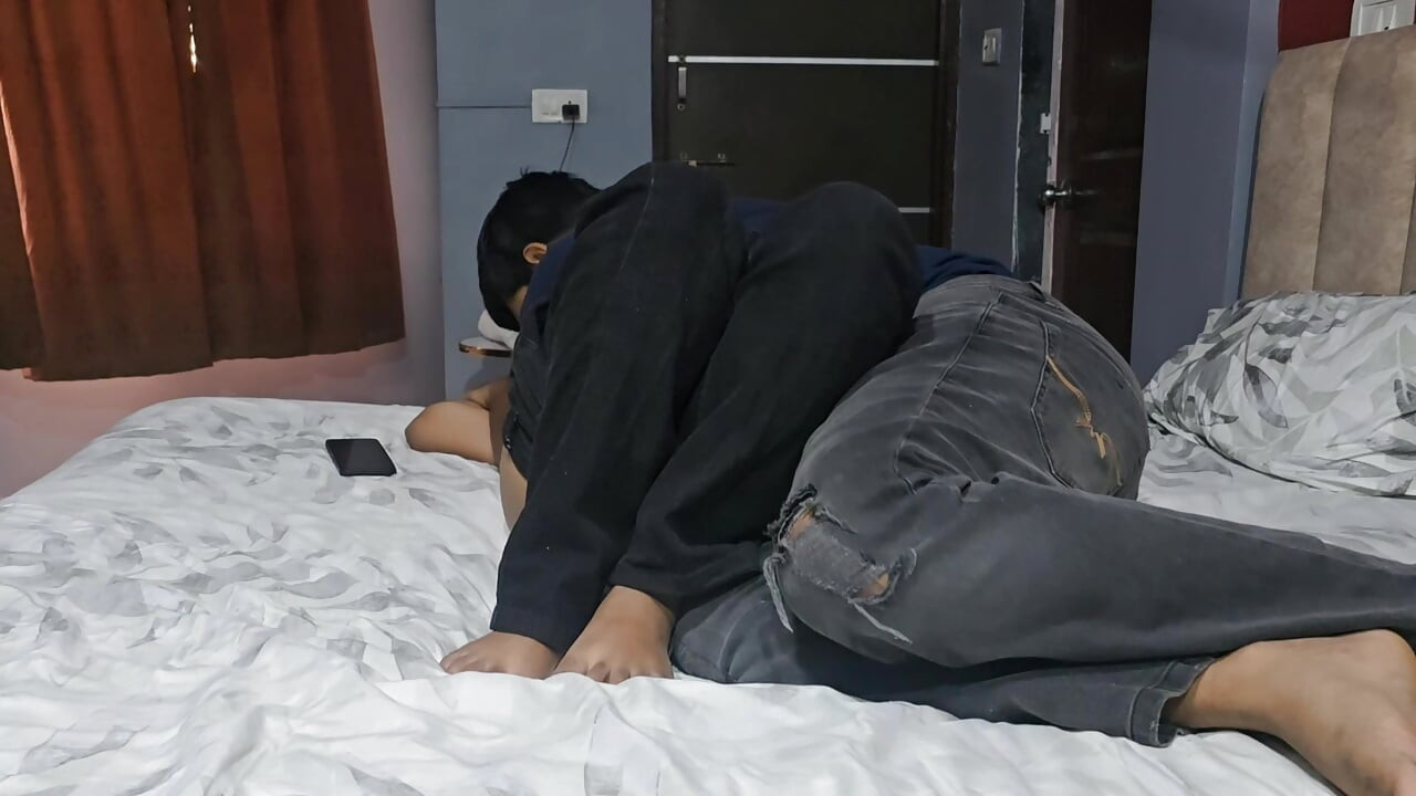 Eu estava jogando, ele estava jogando comigo hindi