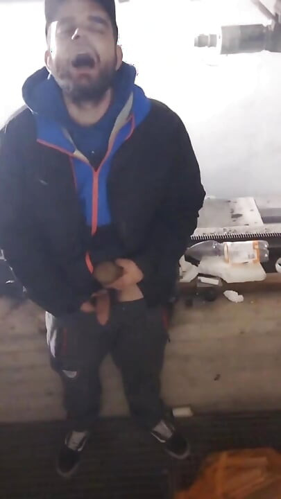 Kompilacija vlastitih videa u kojima svršavam