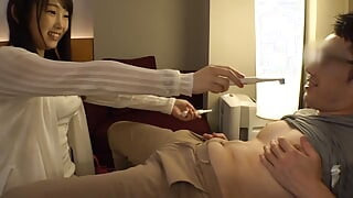 Slatka soba tajnog zadovoljstva sa nemilosrdnim zadirkivanje bradaavcima