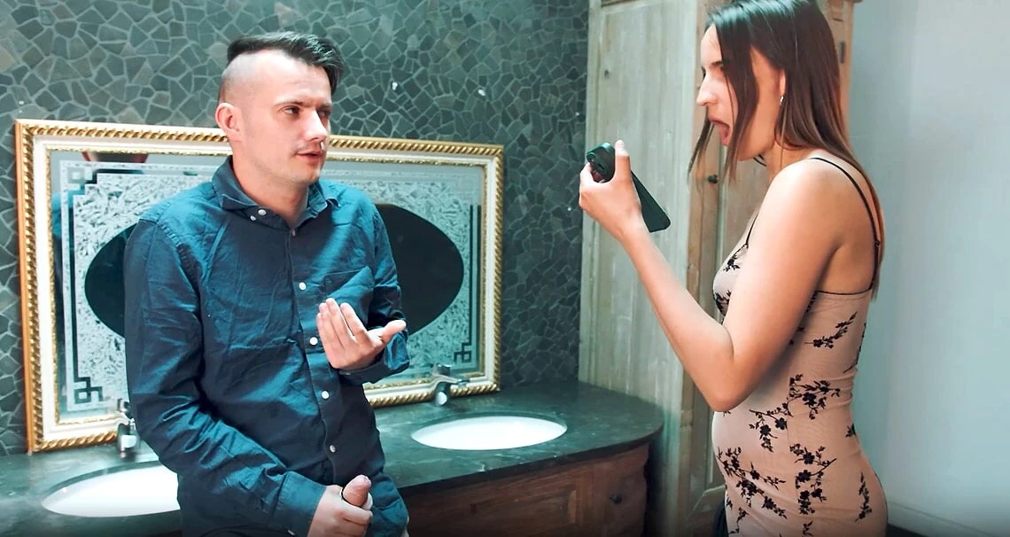 Gigi Max ho přistihla, jak si honí .... NOVÉ passie video