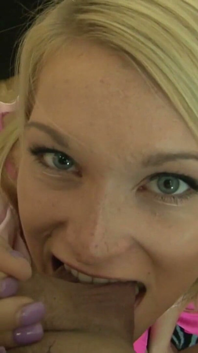Prinzessin laesst sich die Fotze stopfen | Clip 1