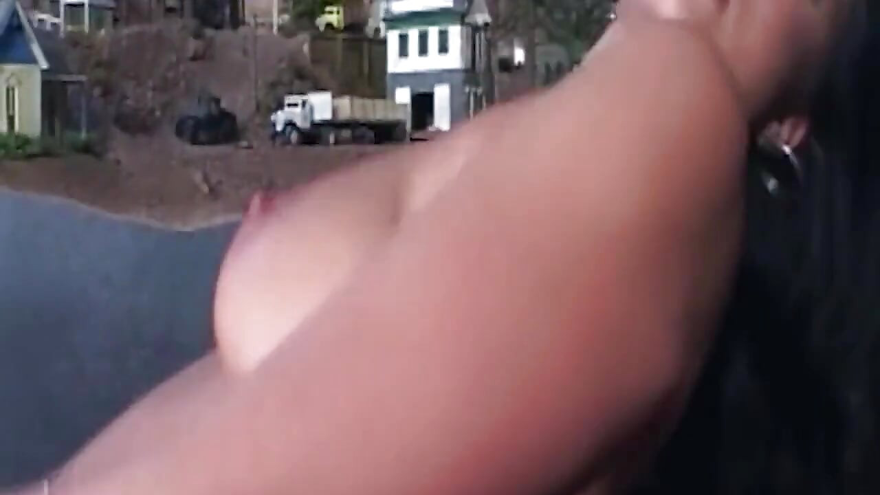 Mature Brunette Devours Blonde's Dripping Pussy Outdoors