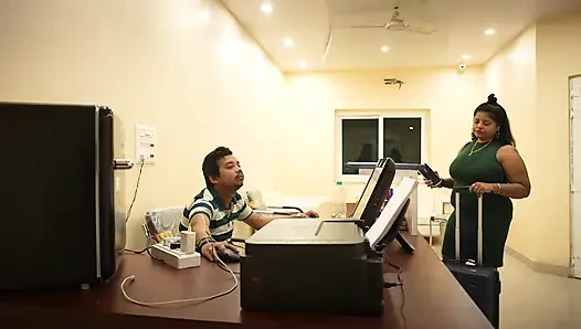 HOTEL MANAGER HAVING FUN WITH GIRL COSTUMER