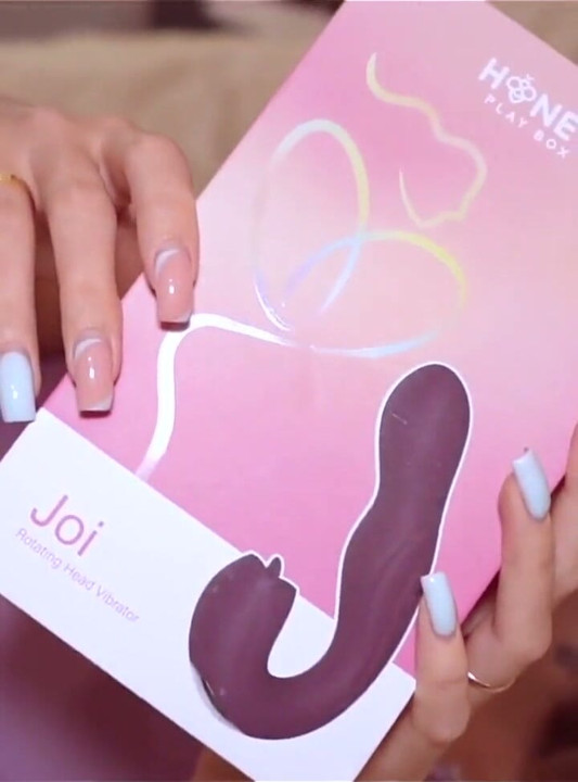 My New Toy From Honeyplaybox Makes Me Cum Hard