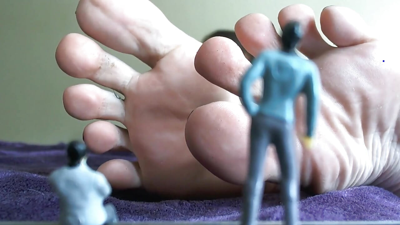 Giantess Tiny Man POV Foot Ignor