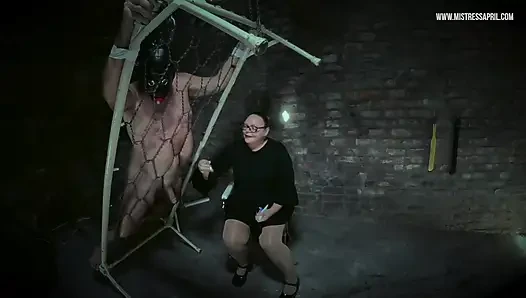 Domina Herrin april - Die pisshure