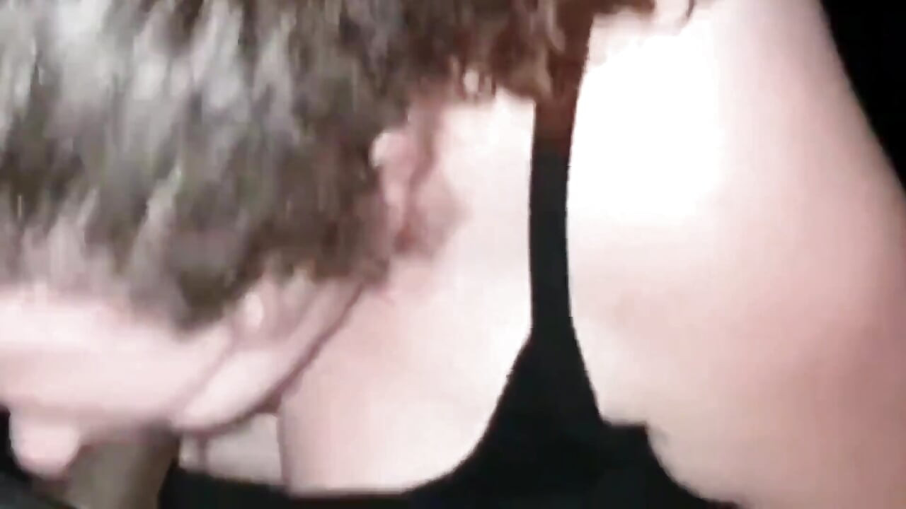 YoungEnglishbbw - follando una gran polla negra en medio del parque