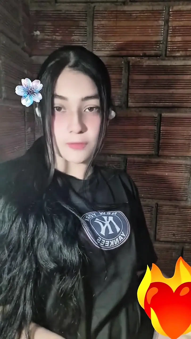 Teen shows off her big tits and masturbates very Rich