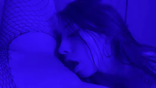 Mezuniyet Partisi Kontrolden Çıkıyor Ve Ben Üniversiteden En Iyi Arkadaşımla Yatıyorum