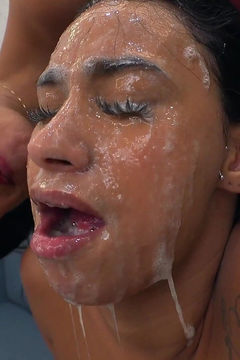 Aku sangat haus sampai aku menelan air ludahmu