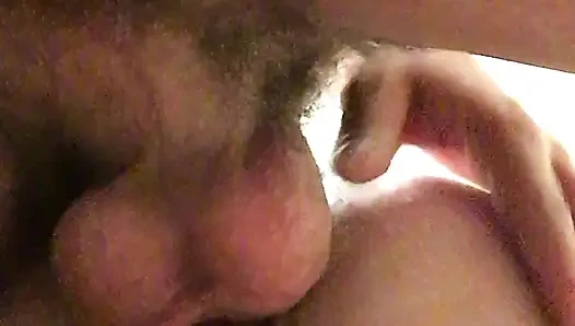 Amcık çok iyi ıslak hissediyor