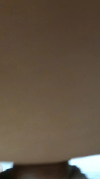 Mora se videti trenutak od "Zgodna milfa POV pušenje kurca izbliza izbliza jahanje pičke. Creampie kraj."