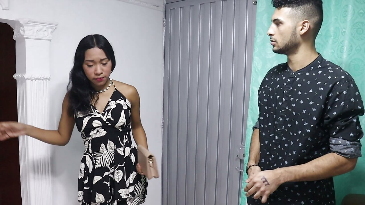 REAL: Inquilino fode sua senhoria - Sexo interracial na sala de estar - Pornô espanhol
