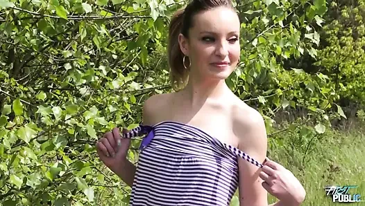 Путаница сексуальной блондинки - Павлина