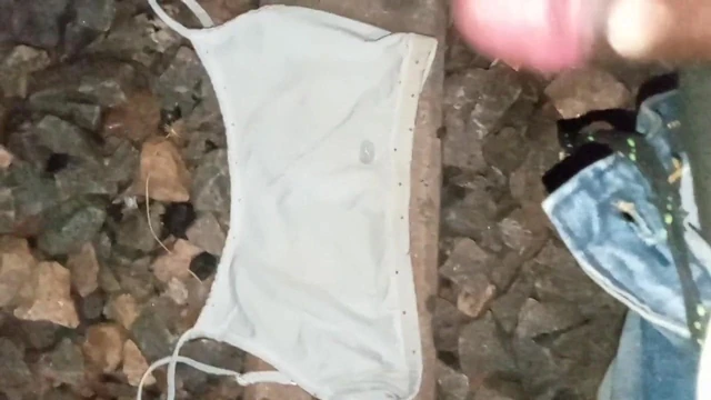 Harini bra le kanji handjob
