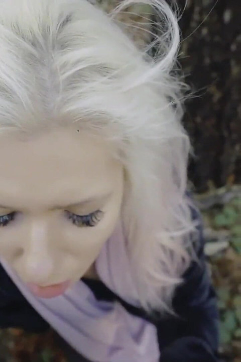 Risky Public Fuck on the Walk with Random Guy From Tinder