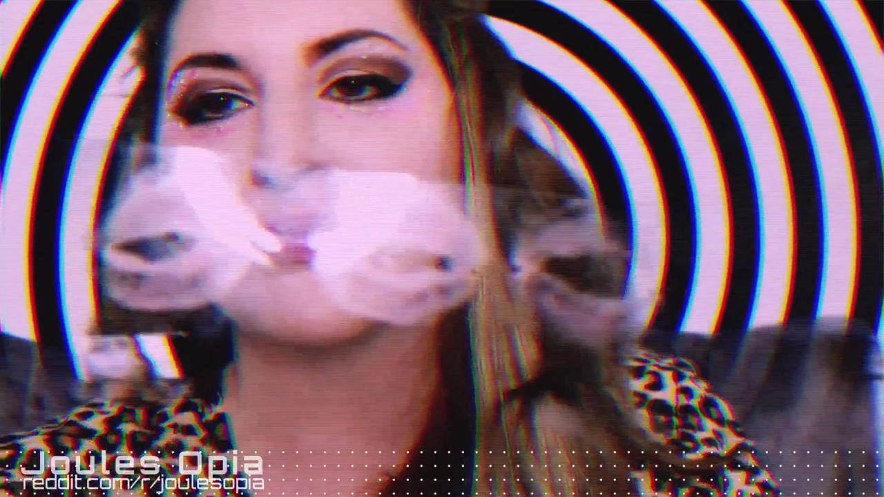 Plexiglass ruj fetişi asmr'ı öpüyor