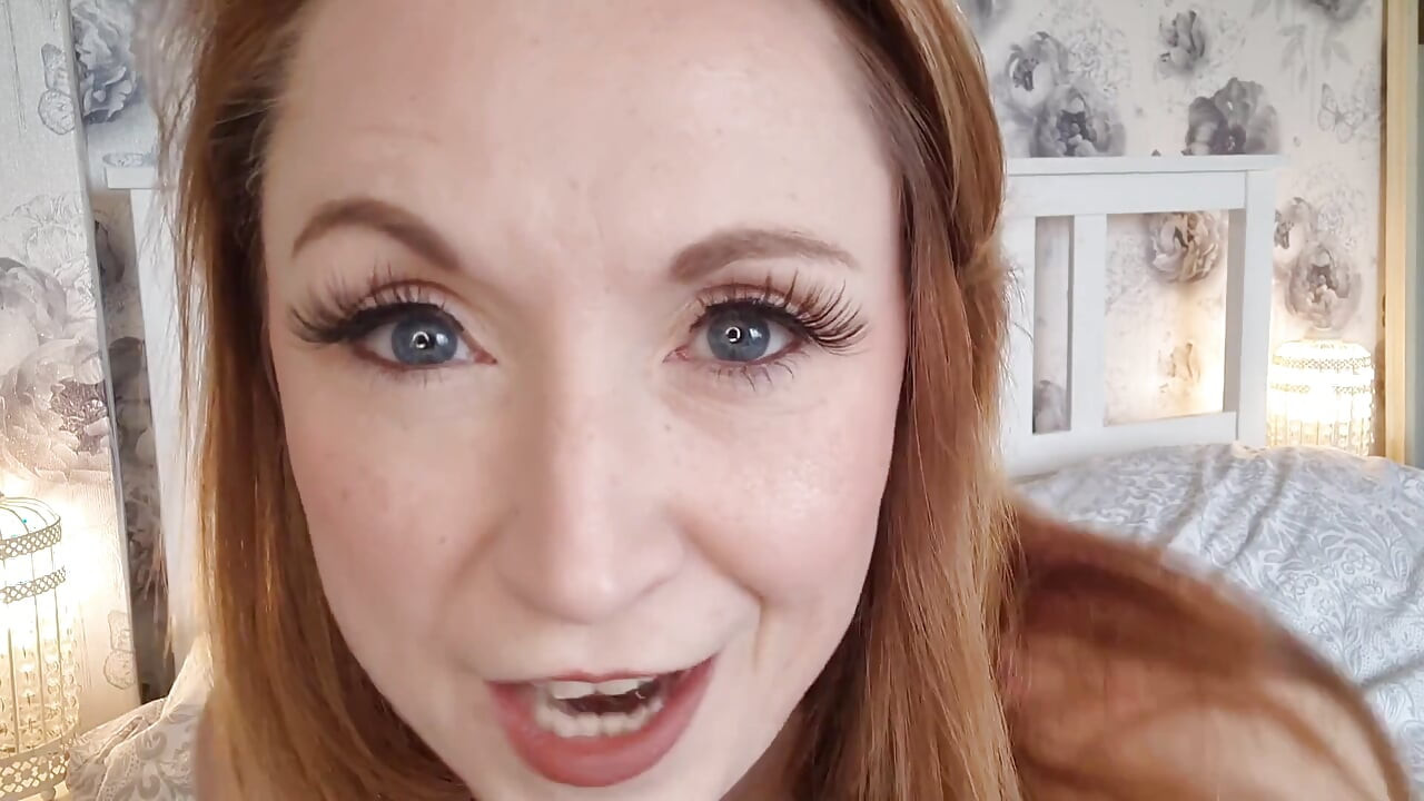Dirty Talk Foot Fetish Toe Sucking Pussy Spreading MILF