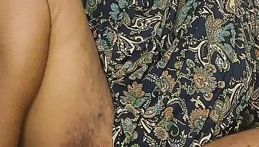 Arabian mom trying to squirt in her bedroom