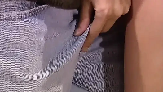 Tante semok ini lagi asik ngentot kontol sampai toketnya dicrot sperma hangat