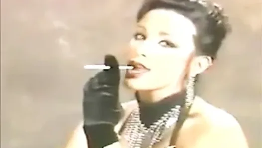 Красивая я (в моих мечтах) в 90-х с курительным фетишем