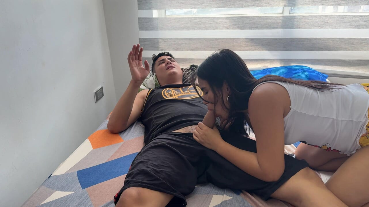 ลูกพี่ลูกน้องสาวปลุกกูด้วยการอมควยสุดฮอต