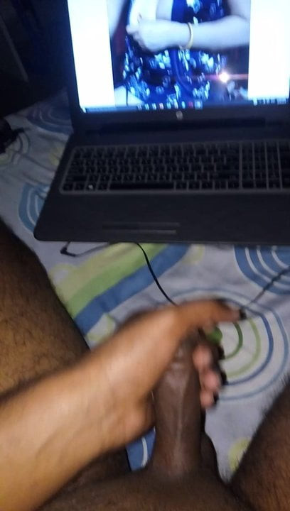 Desi anamika grote borsten
