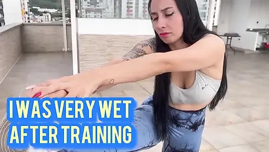 Spor yaparken güzel bir penis yapıyorum ve taytlarımı yırtıyorum