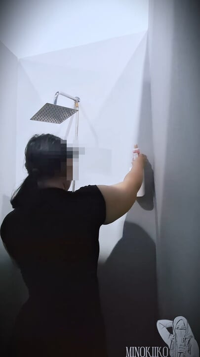 Ducharse en el baño del gimnasio público para mi encantador novio - Minokiiko