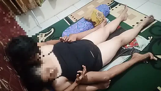 (Teil 1) Geile mollige tante will gefickt werden