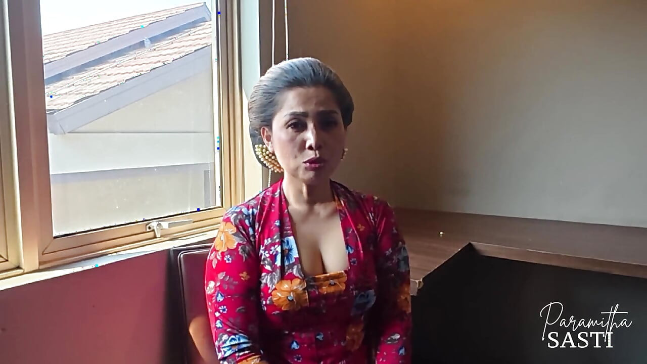Stepmom Itha's Seductive Javanese Sinden Cosplay