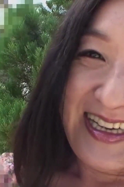 Slut gets a vibrator in her clit then rides a huge cock