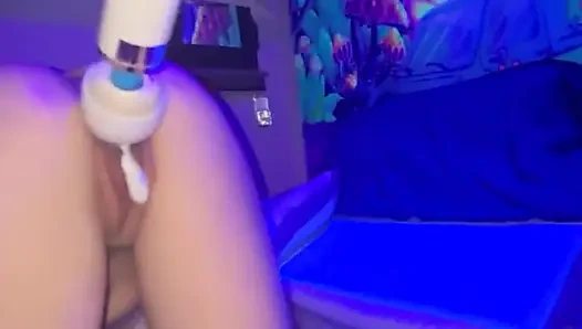 Zoey Portland Gets a Chance to Sneak a Huge Cock on Her Lunch Break