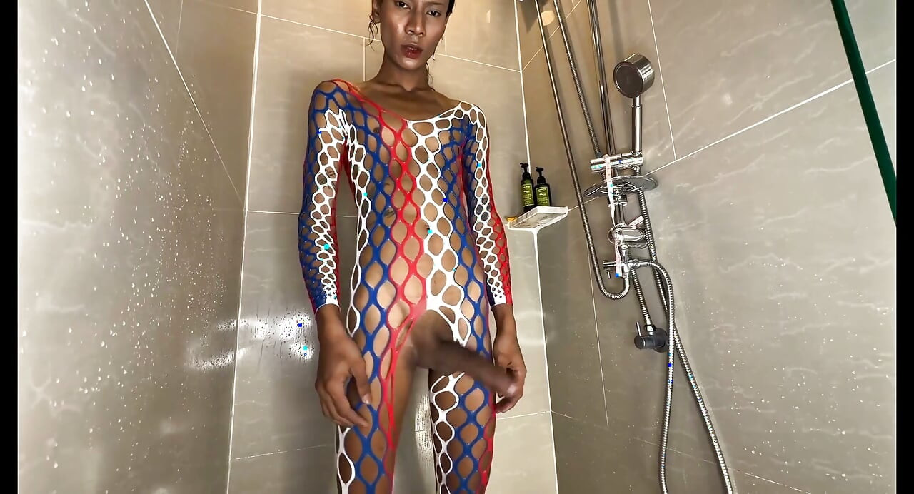 Ladyboy Nancy suparkok maapa gaya