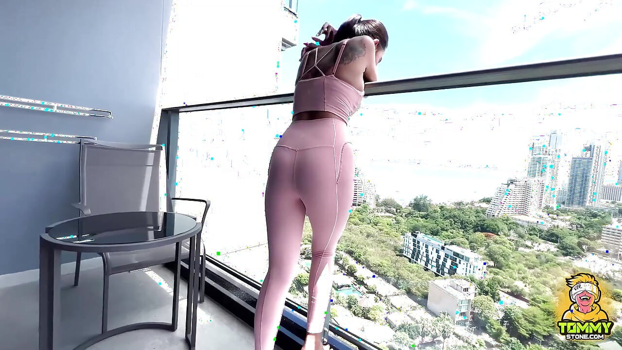 Fit Aziatische milf spermaspel