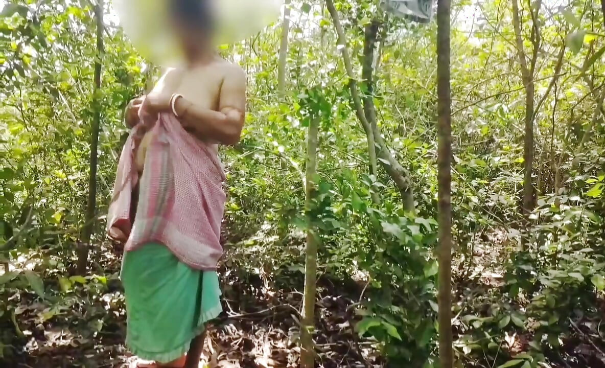 Jungle Amazing nomita boudi open outdoor per and fingaring