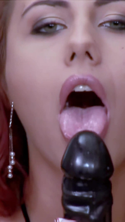 Titof Cayenne Klein และ Crystal Crown และ Aletta Florencia เย็ดหมู่สี่คน