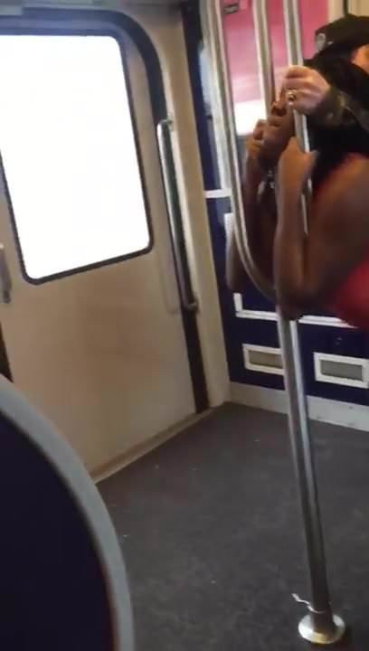 Дотрагивание Прижимание В Метро Секс Дотрагивание Прижимание В Метро Секс