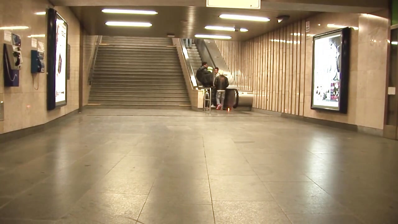 Hot anal foursome - No condom