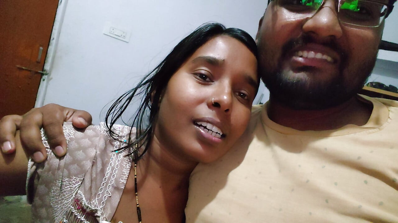 Desi hot old couple night sex - hot Aunty Desi look dehati bhabhi pussy sex doggy style.