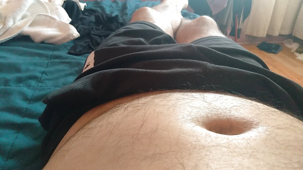 뚱뚱한 자지를 기꺼이 사용하여 재미를 위해 당신을 관통하는 미시 남자