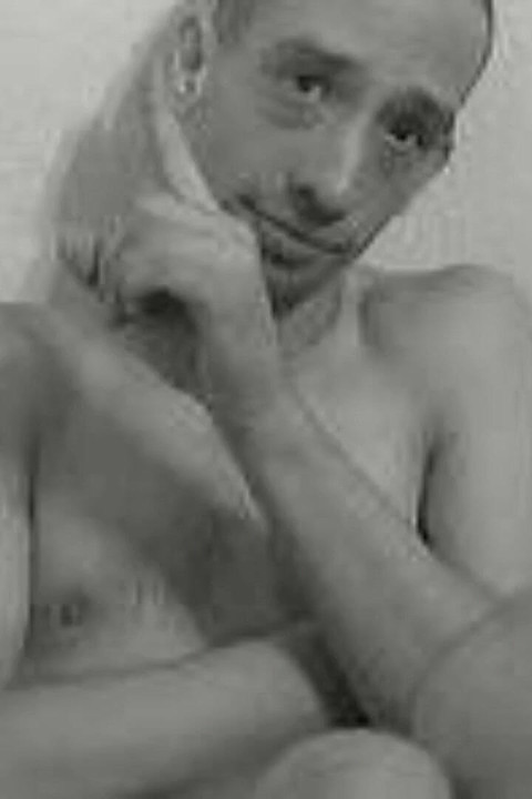Early Self-photography Nude-modeling (2013); Part 2