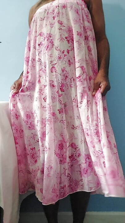 Eu me masturbando usando uma Saia de Chiffon Transparente Florada de Seda de Manteiga