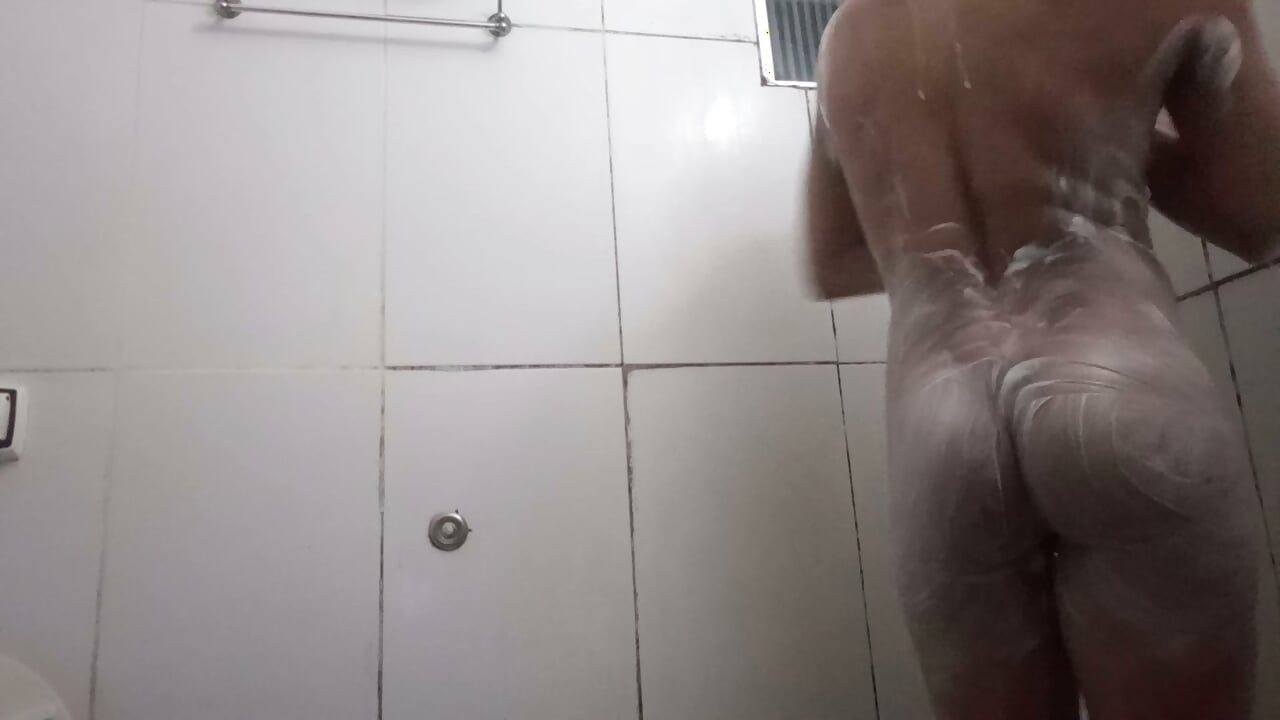 গরম শাওয়ার ট্রান্স