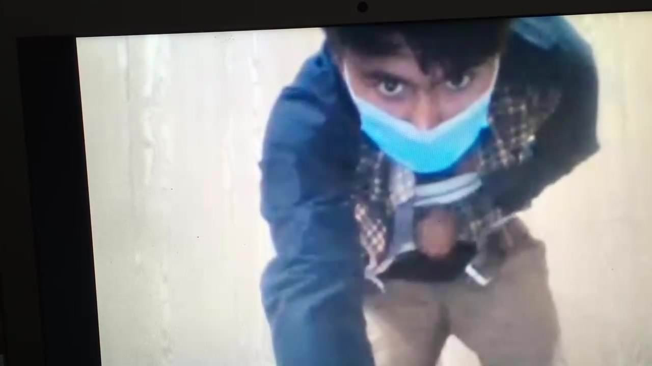 戴面具的男孩抽搐鸡巴