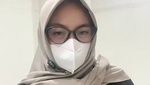 Hijab Masturbating In The Bathroom