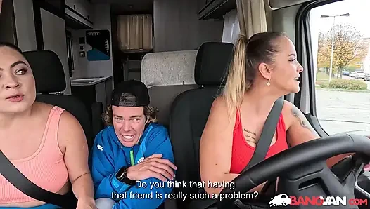 BangVan - Kleinbus-Fahrerin Jennifer Mendez rettet verlorenen Wanderer und wird dafür belohnt!