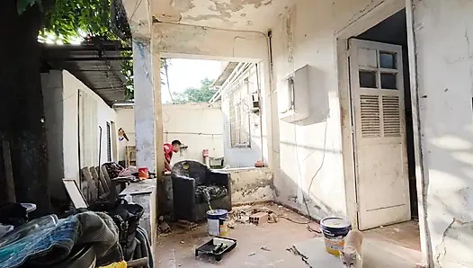 Memasukkan peler ke dalam pantat saudara tiriku